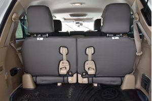 Black Duck Seat Covers - Landcruiser 200 series.