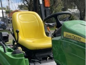 John DEERE 1023E
