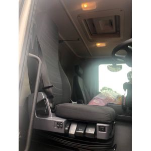 Black Duck Seat Covers to suit Scania P,G & R series trucks - Driver Hiback Bucket seat with integrated seatbelt provision (HAS HORIZONTAL SLOT BELT RETRACTOR) NO ARMRESTS has hands free microphone.