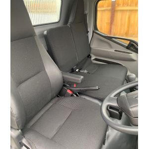BLACK DUCK SEAT COVERS - Mitsubishi Fuso Canter 413 and 515 City Cab (Narrow Cabs) from 2016 onwards including 2017, 2018, 2019, 2020.
NOTE the small gap between driver and passenger seats - there is ONLY a HANDBRAKE lever the wide cab also has a small console/tray.