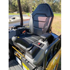 Black Duck® SeatCovers CAT MINI EXCAVATORS 301 / 302 / 303 and more.