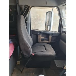 Black Duck® SeatCovers offer maximum seat protection for your FREIGHTLINER.