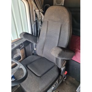 Black Duck® SeatCovers offer maximum seat protection for your FREIGHTLINER.