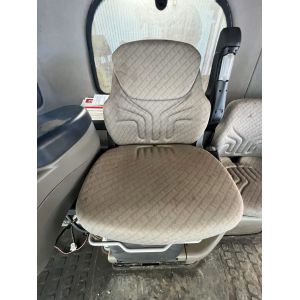 Black Duck™ Canvas Seat Covers offer maximum seat protection for your 2004 - 2008 | AFX 7010 / 8010 CASE IH HEADERS