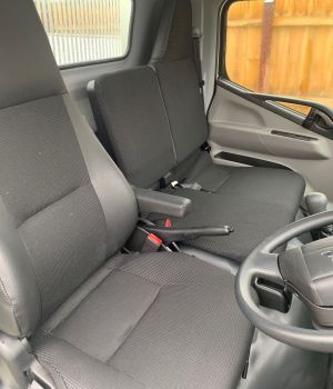 BLACK DUCK SEAT COVERS - Mitsubishi Fuso Canter 413 and 515 City Cab (Narrow Cabs) from 2016 onwards including 2017, 2018, 2019, 2020.
NOTE the small gap between driver and passenger seats - there is ONLY a HANDBRAKE lever the wide cab also has a small console/tray.