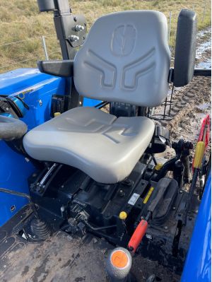 Miller Canvas supplies Quality Heavy Duty Canvas Seat Covers to suit your NEW HOLLAND TT4 TRACTOR
