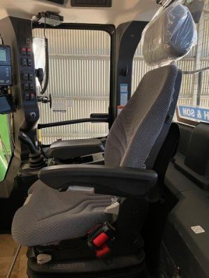 Miller Canvas is one of Australia's leading online retailers of Black Duck® SeatCovers for LIUGONG LOADERS 835, 842, 856 Artic Loaders fitted with a GRAMMER MSG722.