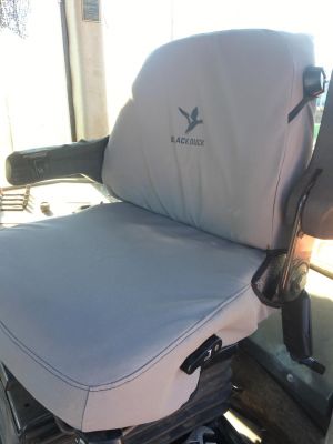 Black Duck® Canvas Seat Covers offer maximum seat protection for your CASE IH 8900 Magnum and 9300 Steiger.
Grey Canvas.