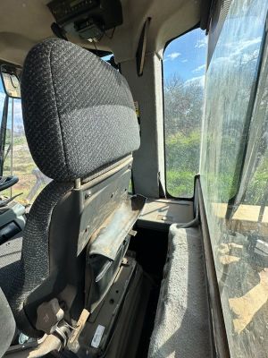 Black Duck Canvas Seat Covers and Black Duck  4Elements Seat Covers offer maximum commercial-grade protection to the seats in your CATERPILLAR GRADERS and CATERPILLAR DOZERS