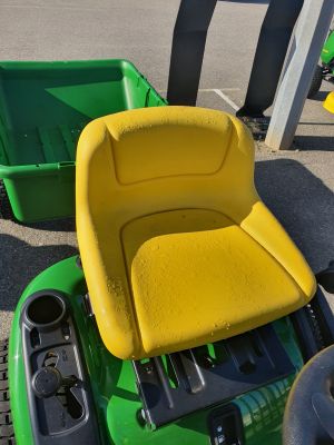 Miller Canvas supplies Quality Heavy Duty Canvas Seat Covers to suit your John Deere Ride On Mowers including JD D105 / E100 / E110