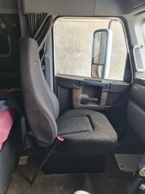 Black Duck® SeatCovers offer maximum seat protection for your FREIGHTLINER.