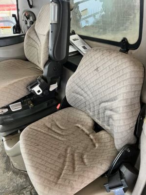 Black Duck™ Canvas Seat Covers offer maximum seat protection for your 2004 - 2008 | AFX 7010 / 8010 CASE IH HEADERS