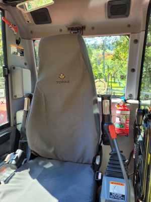 Canvas seat cover to fit KUBOTA KX080 note the cover is an ALL=IN-ONE incorporating the headrest as well.
