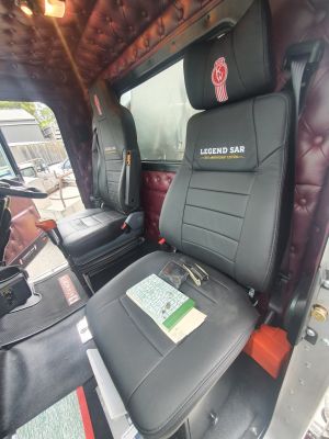 KAB 554B  PASSENGER BUCKET SEAT with LHS seatbelt no A/R provision has winged H/R   Black Duck® SeatCovers