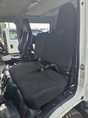 Black Duck Canvas Seat Covers offer maximum protection to the seats in your Fuso Canter 615, 715, 815 & 918  WIDE CAB - single cabs and dual cab trucks