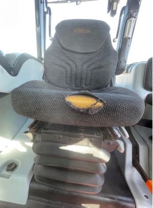 Black Duck® Canvas Seat Covers - CAT CHALLENGER  B Series Tractor approx 2005 fitted with a GRAMMER MSG741seat.